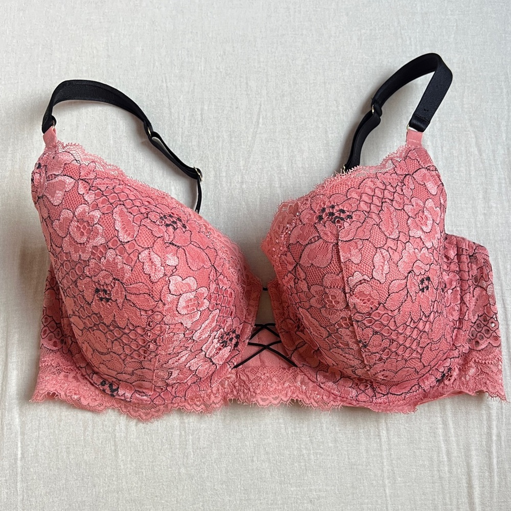La SENZA So Free Lightly Lined Pink Lace Rhinestone Bra, 38D